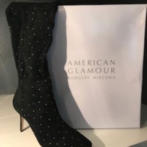 THIGH HIGH BLACK BOOTS